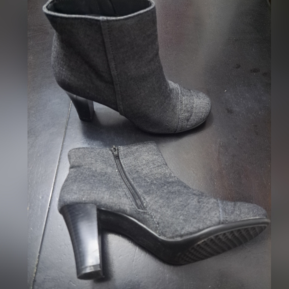 Aerosoles Scrole Book Black Denim Ankle Boots Size 7.5